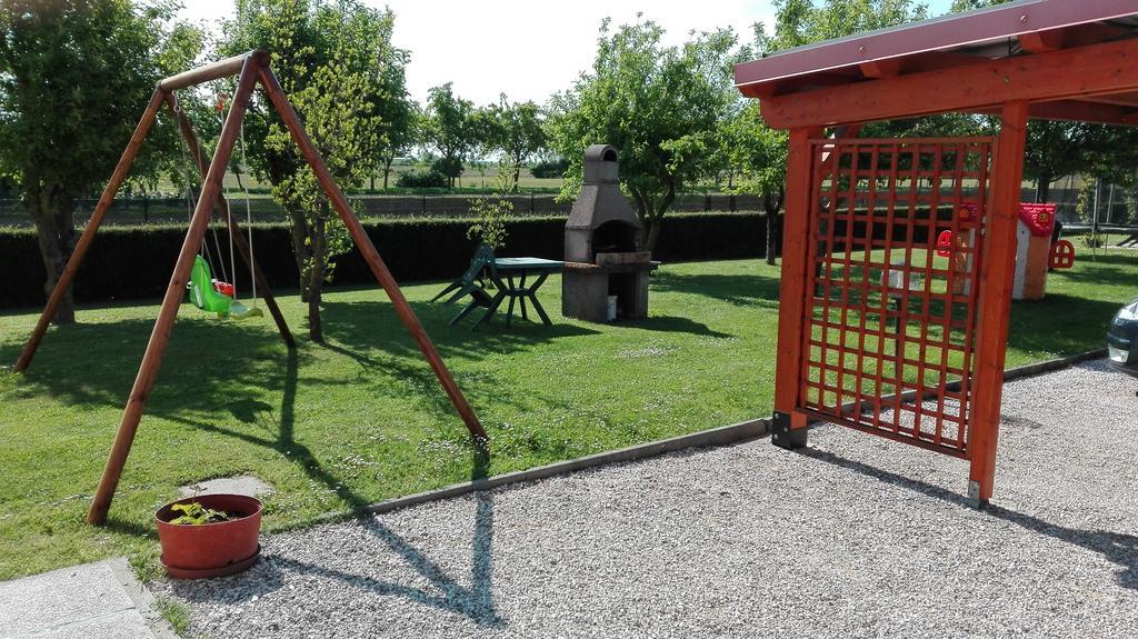 Agriturismo Il Melograno Tessera Bagian luar foto